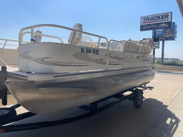 Slide: The Image of 2006 Bentley Pontoons 204 FISH on trailer at Tracker Boats dealership. - 3