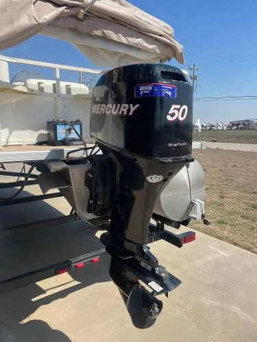 Slide: The Image of 2006 Bentley Pontoons 204 FISH with Mercury 50 BigFoot outboard motor. - 8