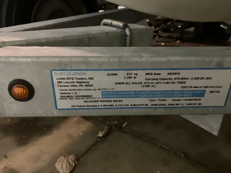 Slide: The Image of Trailer label with specifications and manufacturer details for Brig Eagle 480, 2015 model. - 20