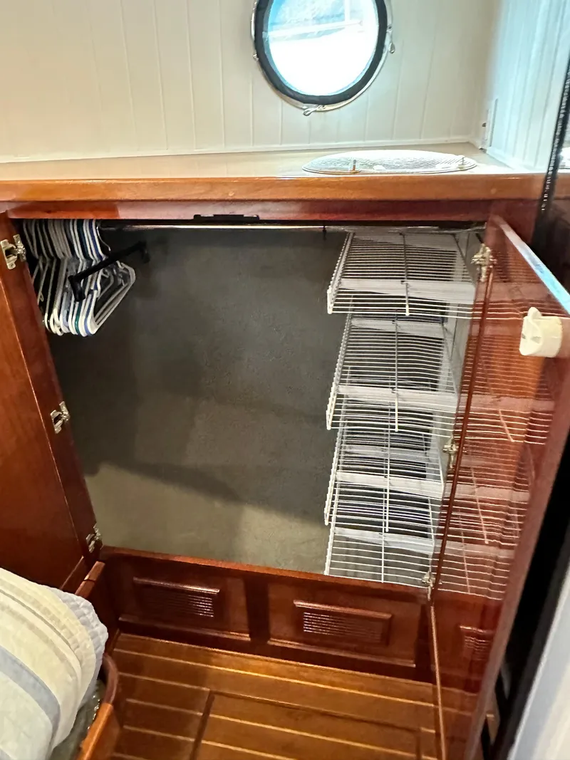 Slide: The Image of Great Harbour N37 2005 - 74