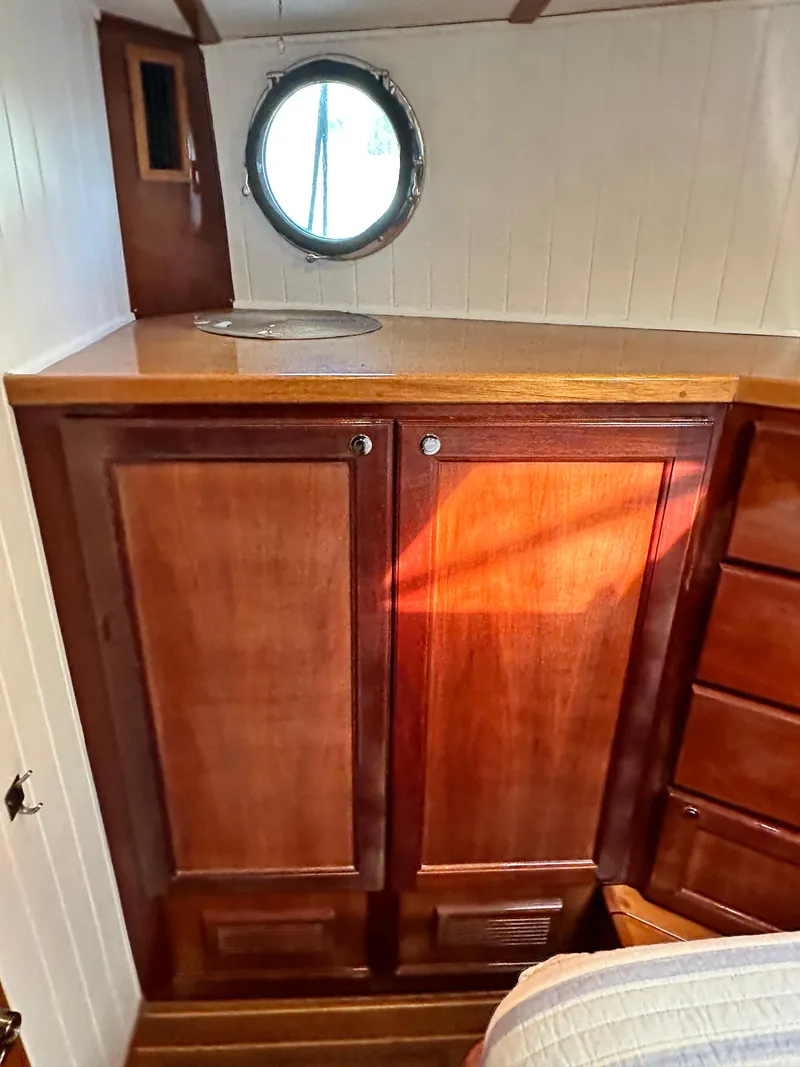 Slide: The Image of Great Harbour N37 2005 - 77