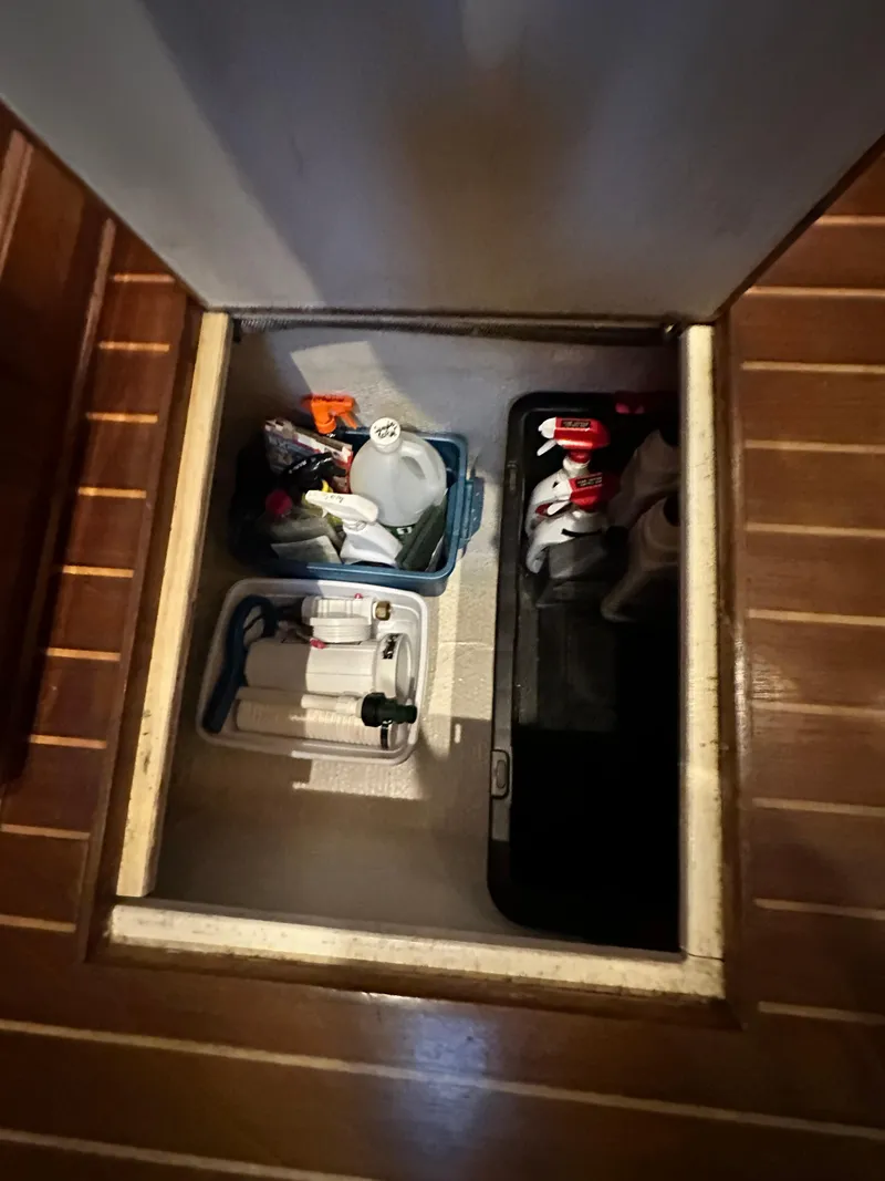 Slide: The Image of Great Harbour N37 2005 - 84