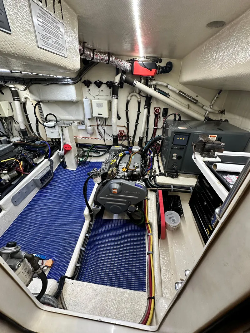 Slide: The Image of Great Harbour N37 2005 - 85