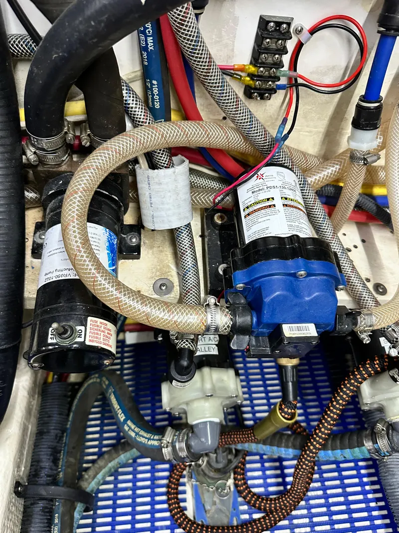 Slide: The Image of Great Harbour N37 2005 - 92