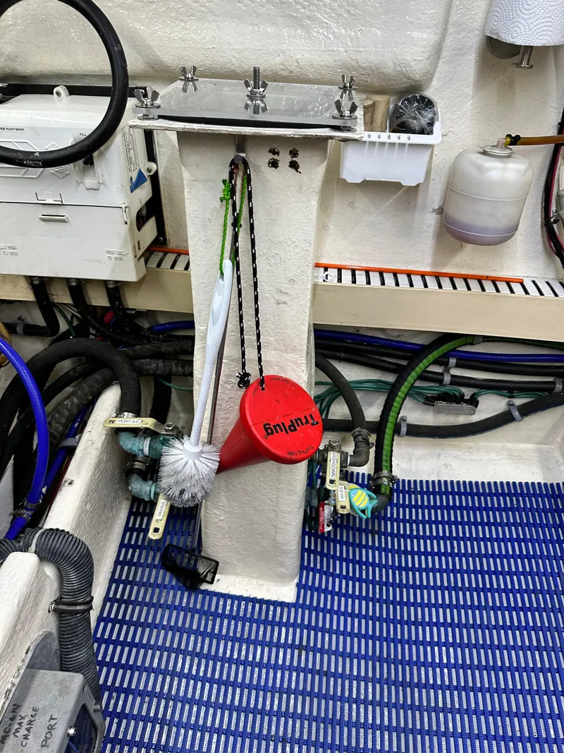 Slide: The Image of Great Harbour N37 2005 - 97