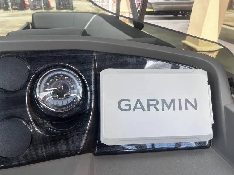 Slide: The Image of Dashboard of 2025 Avalon LSZ VRB23T DX with Garmin display and speedometer. - 18