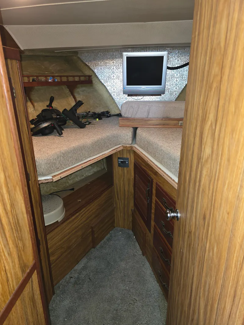 Slide: The Image of Tollycraft Sedan Convertible 1981 - 15