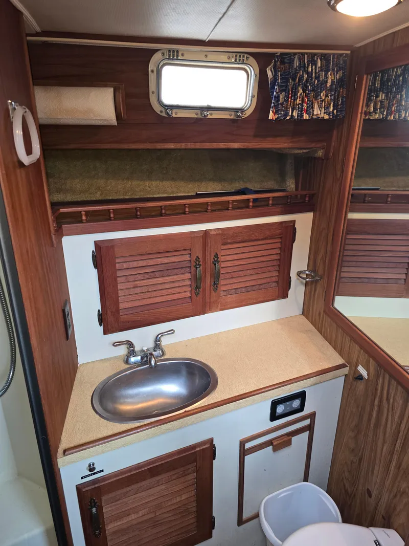 Slide: The Image of Tollycraft Sedan Convertible 1981 - 17