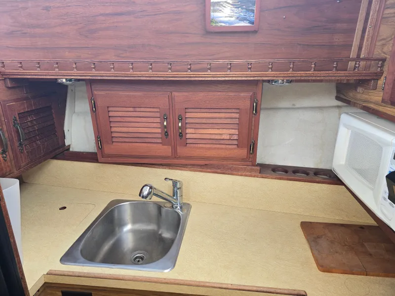 Slide: The Image of Tollycraft Sedan Convertible 1981 - 19