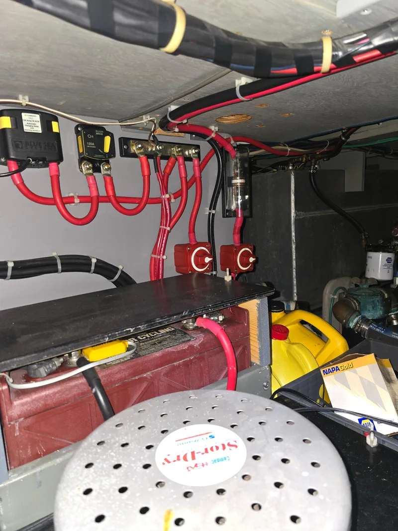 Slide: The Image of Tollycraft Sedan Convertible 1981 - 23