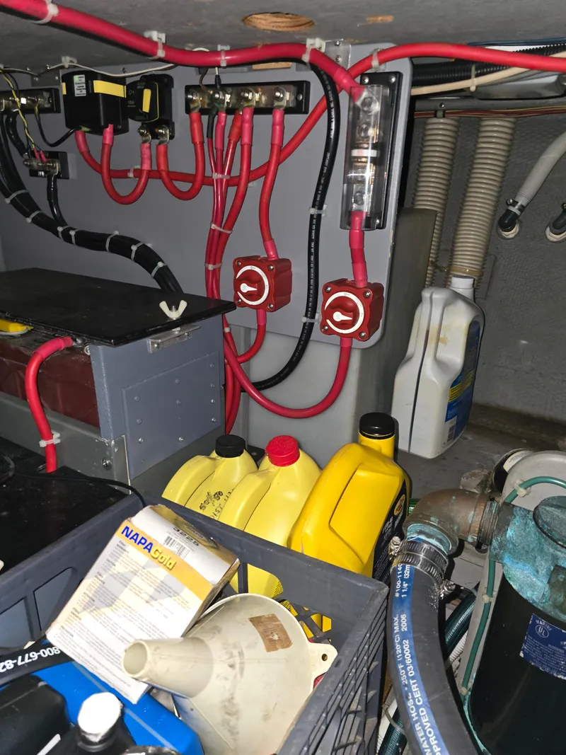 Slide: The Image of Tollycraft Sedan Convertible 1981 - 25