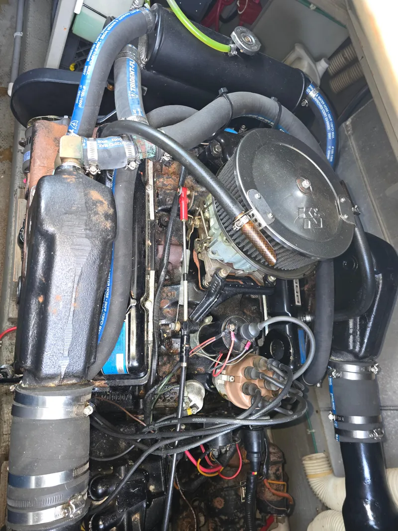 Slide: The Image of Tollycraft Sedan Convertible 1981 - 28