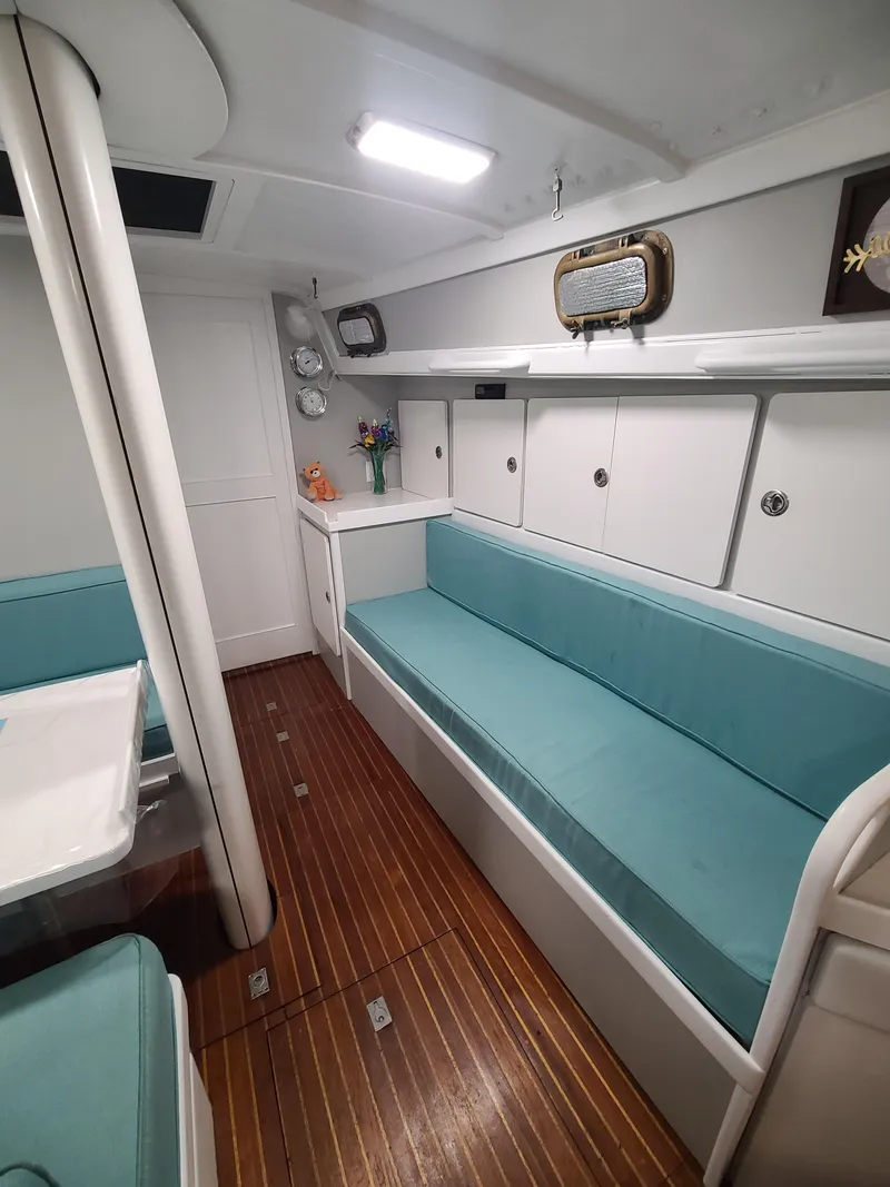 Slide: The Image of Kelly 44 1981 - 54