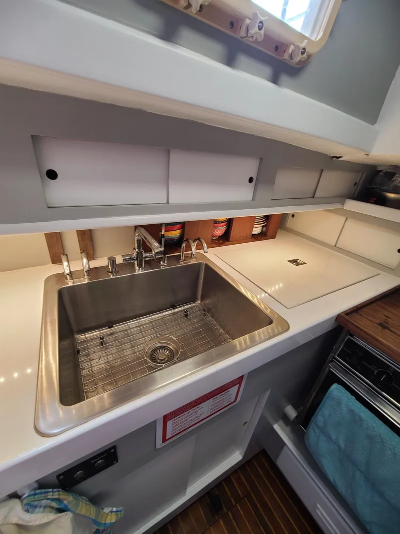 Slide: The Image of Kelly 44 1981 - 66