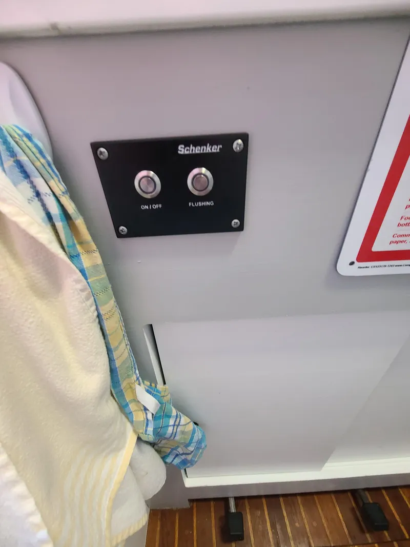 Slide: The Image of Kelly 44 1981 - 74