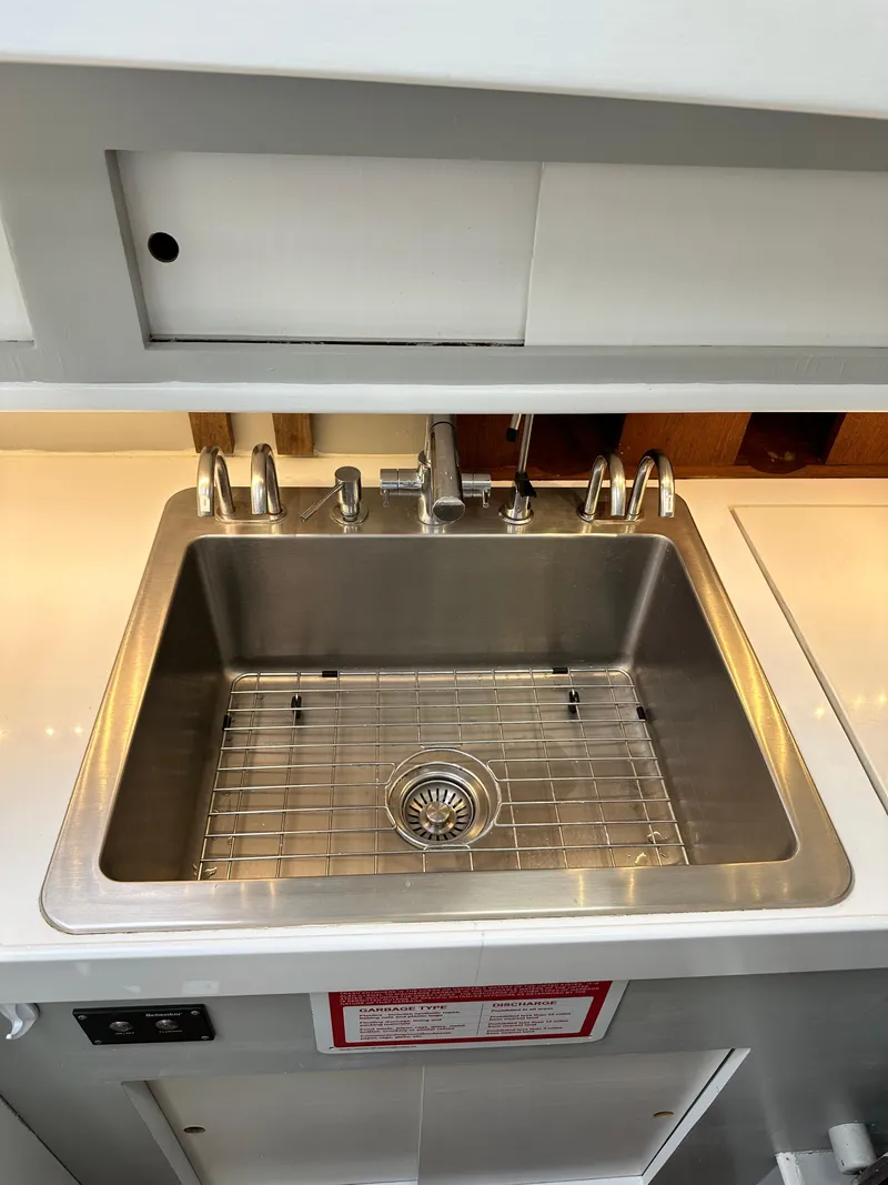 Slide: The Image of Kelly 44 1981 - 78