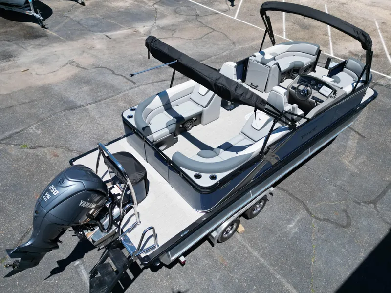 Slide: The Image of Tahoe LTZ QL23T DX 2025 - 12