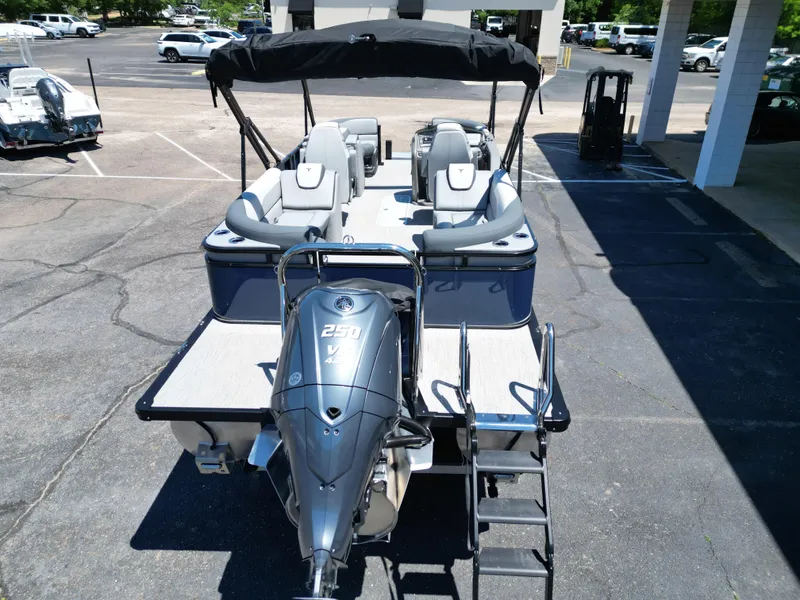 Slide: The Image of Tahoe LTZ QL23T DX 2025 - 13