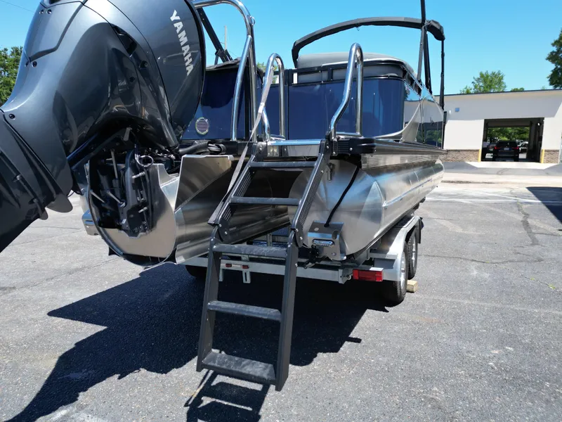 Slide: The Image of Tahoe LTZ QL23T DX 2025 - 14