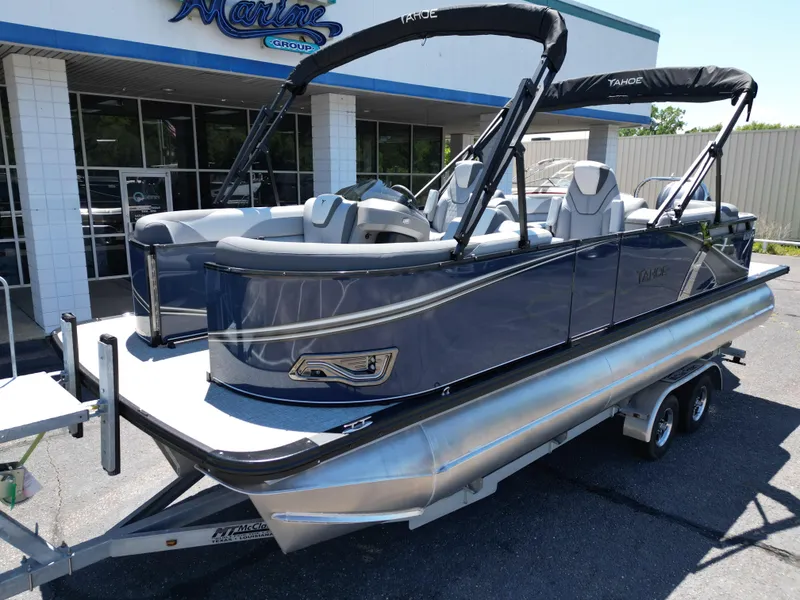 Slide: The Image of Tahoe LTZ QL23T DX 2025 - 9