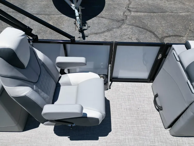 Slide: The Image of Tahoe LTZ QL23T DX 2025 - 14