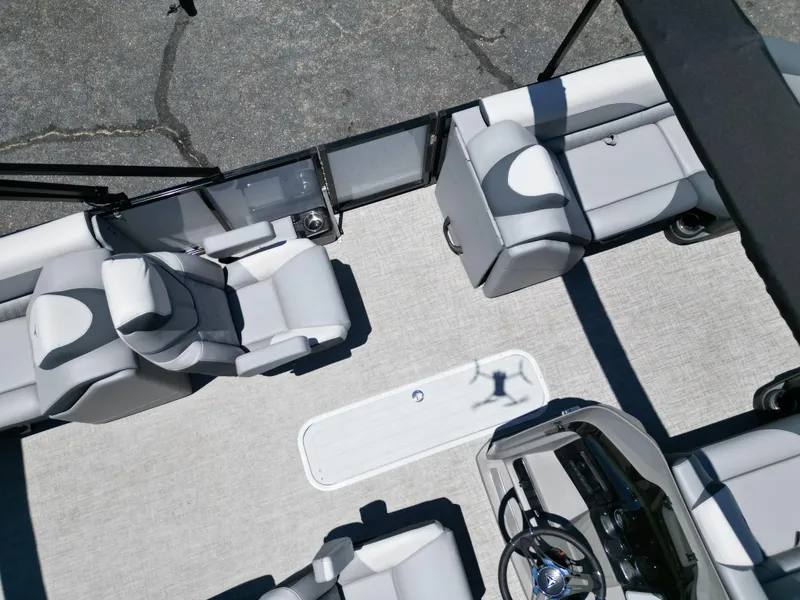 Slide: The Image of Tahoe LTZ QL23T DX 2025 - 17