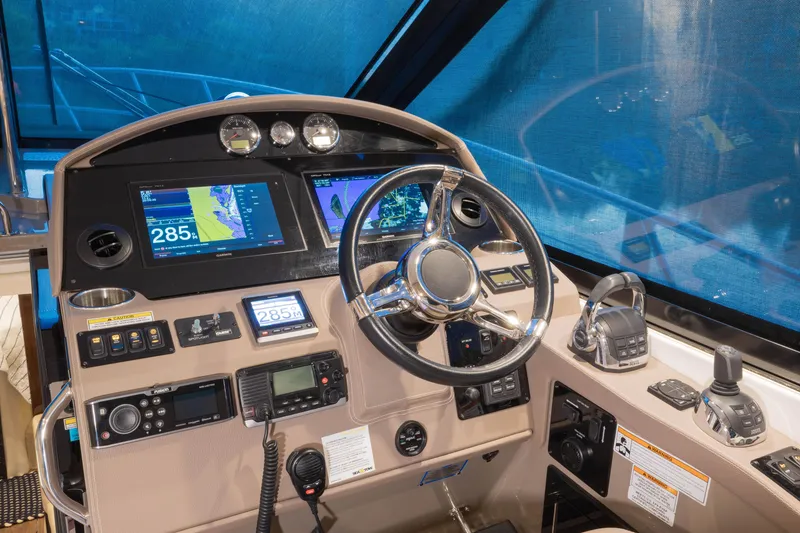 Slide: The Image of Beautiful helm layout, with superb forward visibility - 4