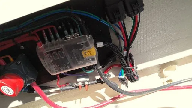 Slide: The Image of Electrical wiring and fuse box in Xplor D18 Guide (Tiller) 2025 boat. - 8