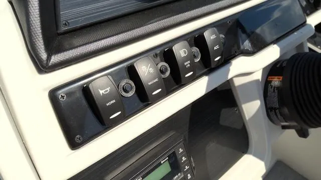 Slide: The Image of Godfrey Sweetwater 2086 SB 27" Impact Center Tube Package 2025 - 15