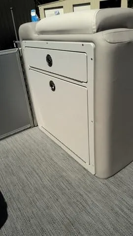 Slide: The Image of Godfrey Sweetwater 2086 SB 27" Impact Center Tube Package 2025 - 20