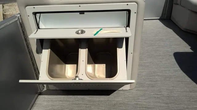 Slide: The Image of Godfrey Sweetwater 2086 SB 27" Impact Center Tube Package 2025 - 21