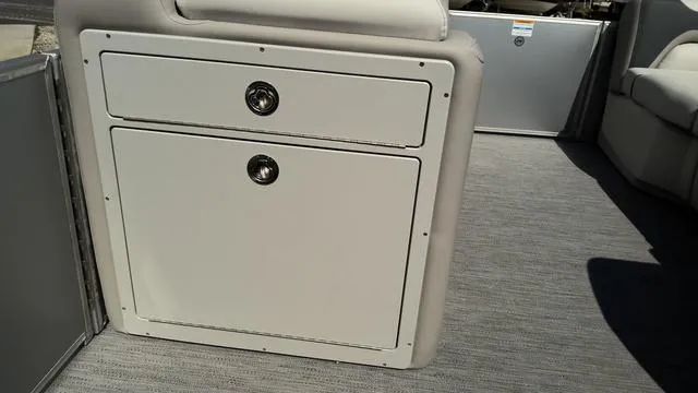 Slide: The Image of Godfrey Sweetwater 2086 SB 27" Impact Center Tube Package 2025 - 22