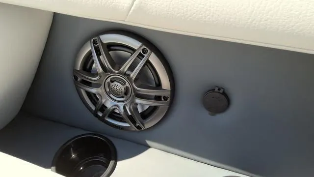 Slide: The Image of Godfrey Sweetwater 2086 SB 27" Impact Center Tube Package 2025 - 9