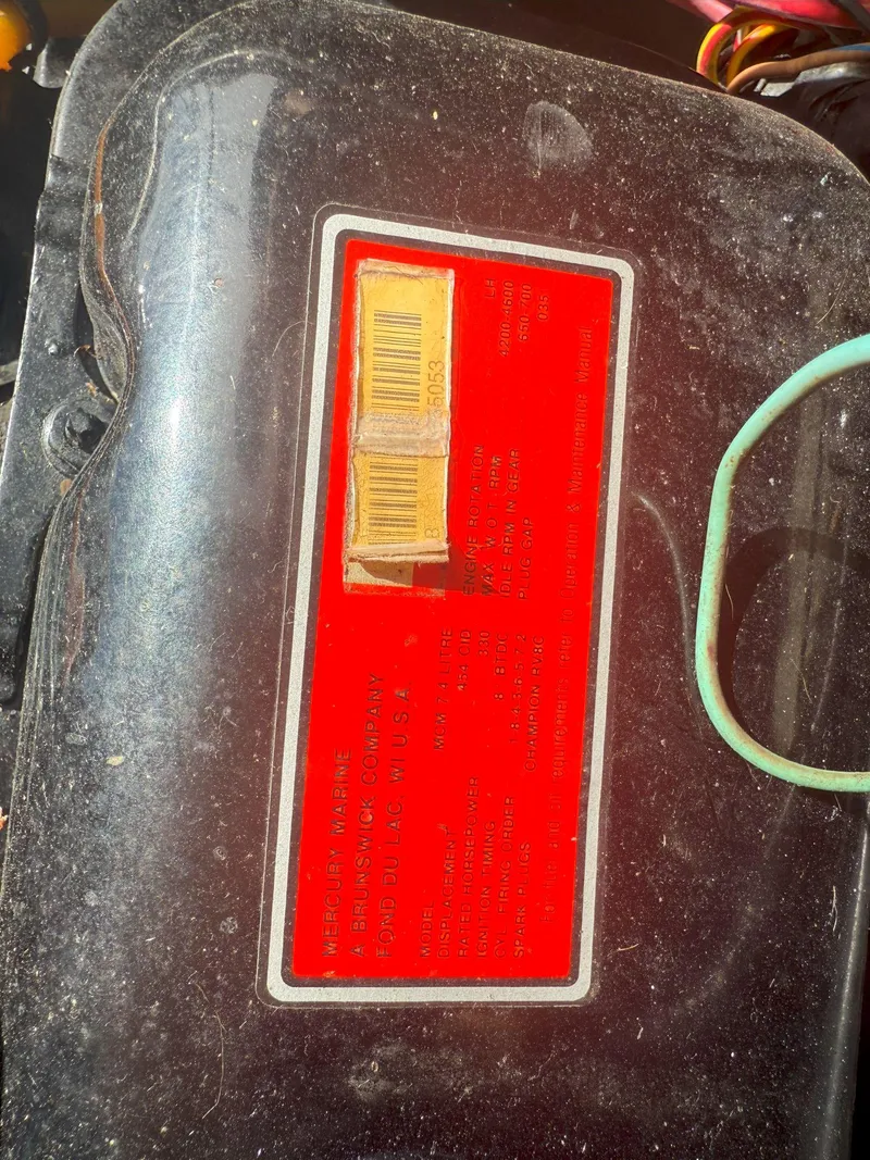 Slide: The Image of Red label on 1988 Slickcraft 268 SC boat component with text and barcode. - 43