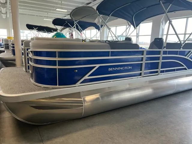 Slide: The Image of Bennington 22 S VALUE SWINGBACK 2024 - 1