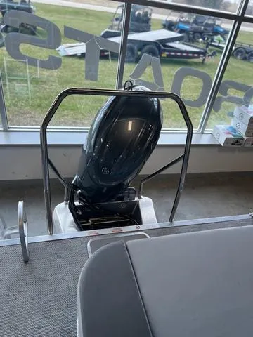 Slide: The Image of Bennington 22 S VALUE SWINGBACK 2024 - 12