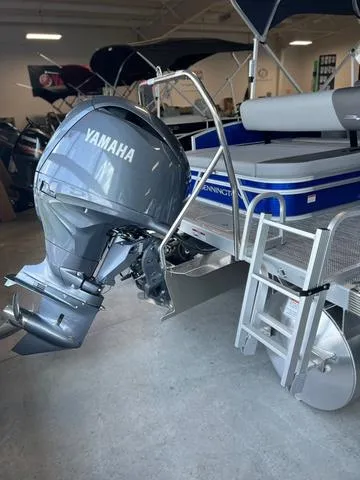 Slide: The Image of Bennington 22 S VALUE SWINGBACK 2024 - 13