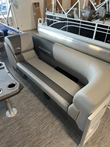 Slide: The Image of Bennington 22 S VALUE SWINGBACK 2024 - 14