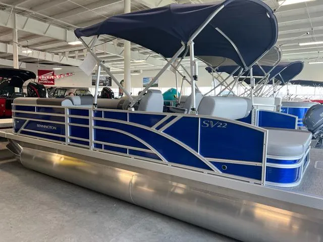 Slide: The Image of Bennington 22 S VALUE SWINGBACK 2024 - 3