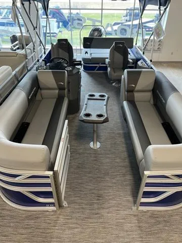 Slide: The Image of Bennington 22 S VALUE SWINGBACK 2024 - 7