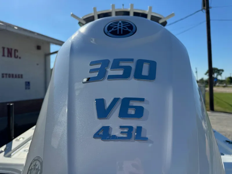 Slide: The Image of Yamaha 350 V6 4.3L engine on 2025 Pathfinder 2500 Hybrid boat. - 15
