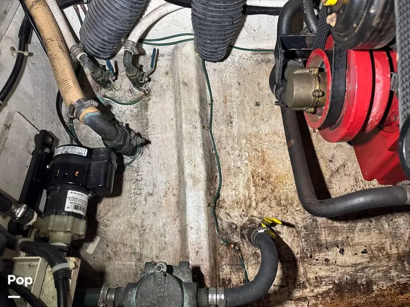 Slide: The Image of 2001 Carver 396 Aft Cabin for sale in Cartersville, GA - 71