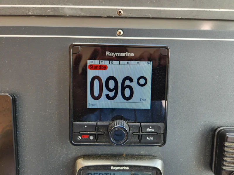 Slide: The Image of Raymarine navigation display showing 096 degrees on a 2001 Tiara Yachts 3100 Open. - 19