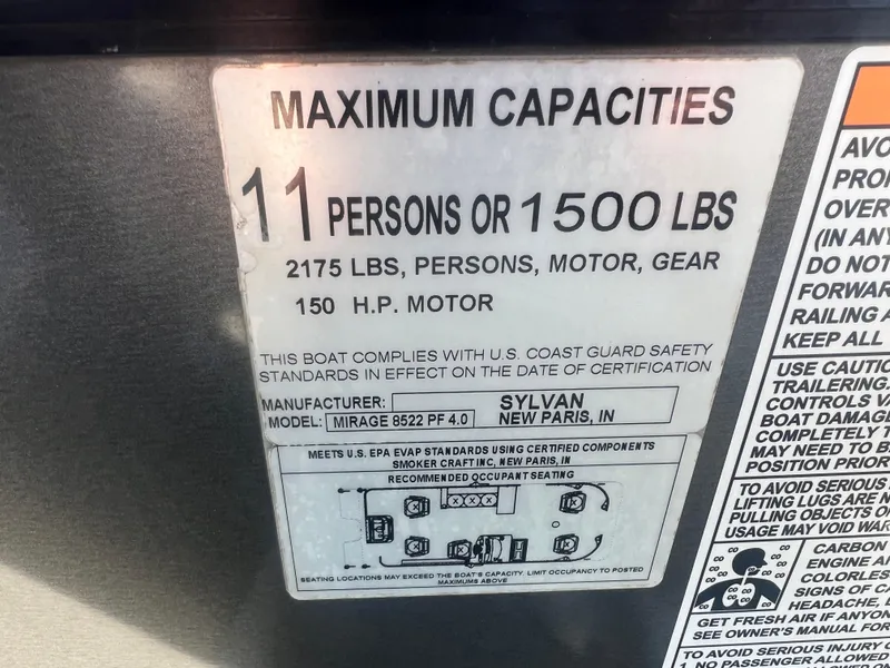 Slide: The Image of Maximum capacity label on 2021 Sylvan Mirage Fish 8522 Party Fish boat. - 18