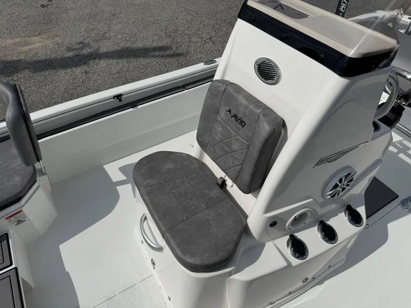 Slide: The Image of Avid 23 Fusion 2025 boat seat with gray cushion and console details. - 8