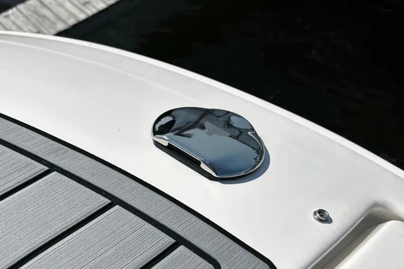 Slide: The Image of Sea Ray SDX 250 Outboard 2023 - 27