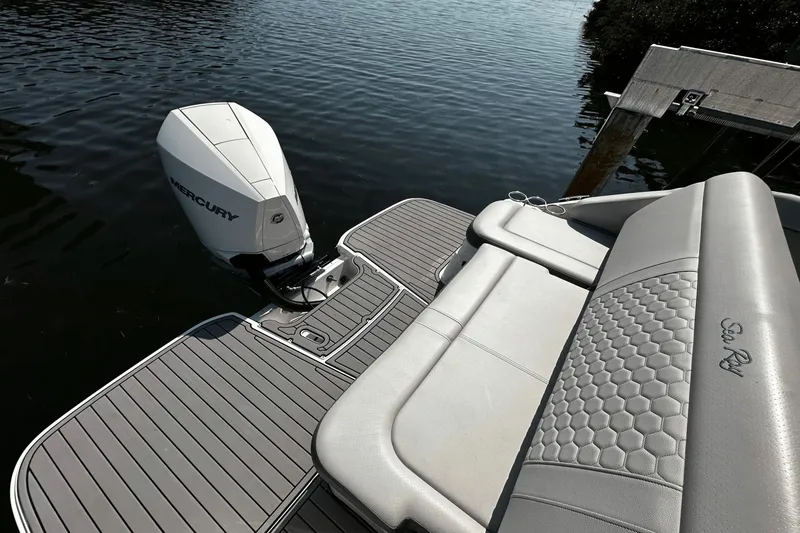Slide: The Image of Sea Ray SDX 250 Outboard 2023 - 9