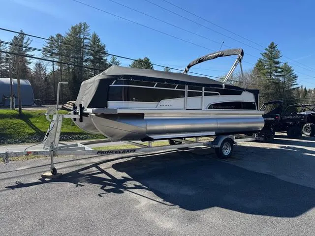 Slide: The Image of Princecraft Vectra 21 L 90HP 2025 - 1