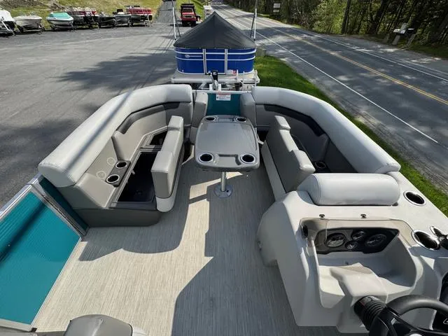 Slide: The Image of 2025 Princecraft Vectra 19 L 60HP pontoon boat with spacious seating and cup holders. - 10