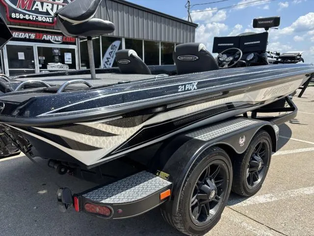 Slide: The Image of Phoenix Bass Boat 21 PHX 2023 - 4